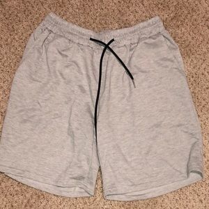 Men’s 5’ inseam light grey athletic shorts